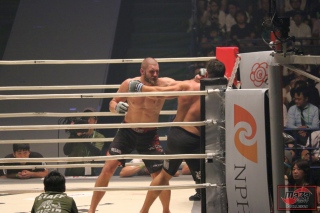 8Y9A3560